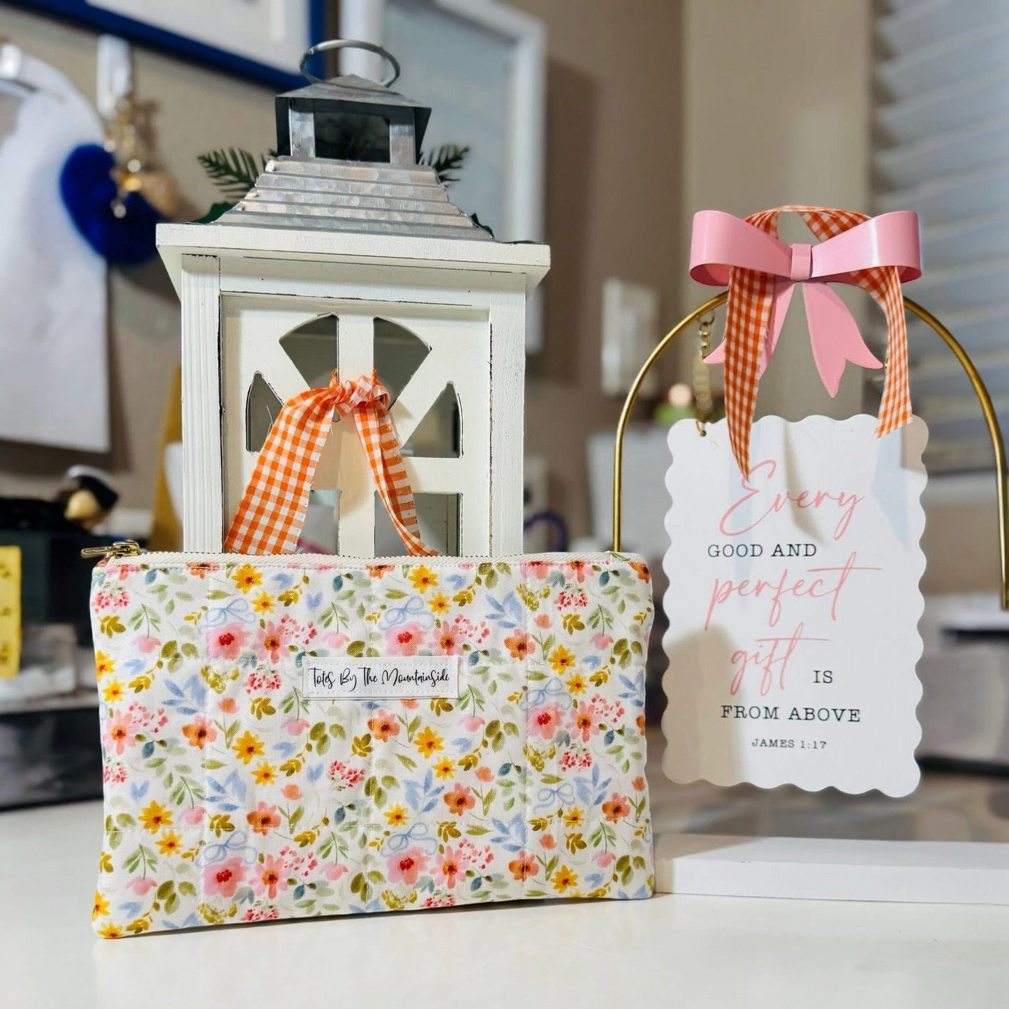 “Lily” Flowers and Bows Tote