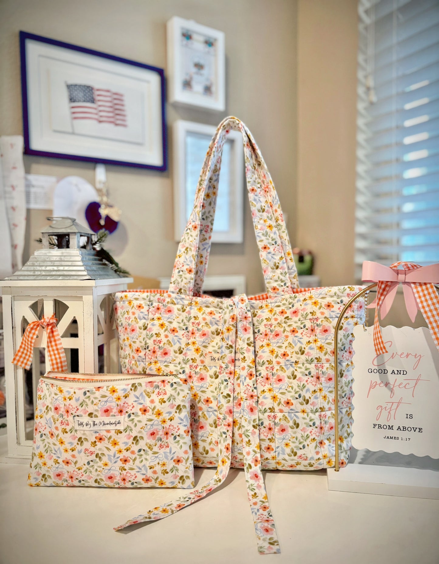 “Lily” Flowers and Bows Tote